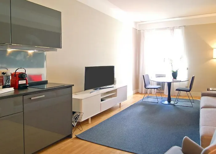 Adamas Luxury 501 רומא